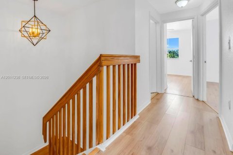 Touwnhouse à vendre à Miami, Floride: 3 chambres, 158.31 m2 № 2076658 - photo 14