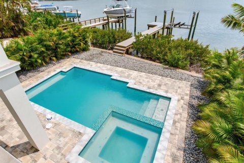 House in Redington Beach, Florida 4 bedrooms, 371.61 sq.m. № 1851728 - photo 13