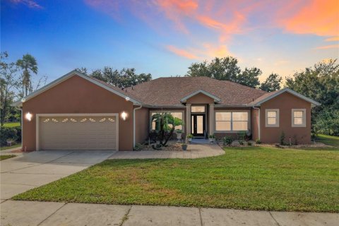 House in Clermont, Florida 3 bedrooms, 204.85 sq.m. № 2425896