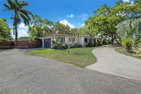 House in Palmetto Bay, Florida 4 bedrooms, 166.85 sq.m. № 1494517 - photo 2