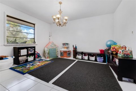 House in Palmetto Bay, Florida 4 bedrooms, 166.85 sq.m. № 1494517 - photo 7