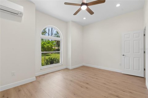 Casa en venta en Lutz, Florida, 4 dormitorios, 302.77 m2 № 2167672 - foto 17
