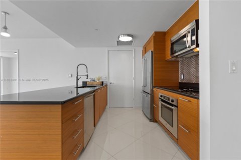 Condo in Miami, Florida, 3 bedrooms  № 1888807 - photo 17