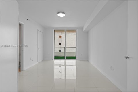 Condo in Miami, Florida, 3 bedrooms  № 1888807 - photo 25