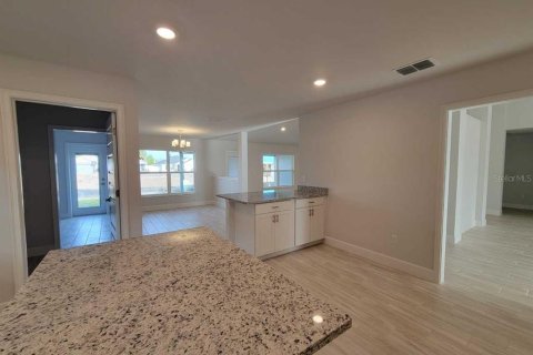House in Ocala, Florida 4 bedrooms, 278.71 sq.m. № 1608920 - photo 5