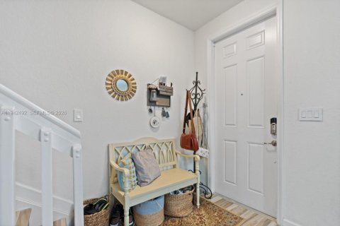 Adosado en venta en Hialeah, Florida, 2 dormitorios, 133.87 m2 № 1999976 - foto 23