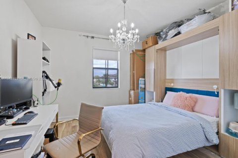 Adosado en venta en Hialeah, Florida, 2 dormitorios, 133.87 m2 № 1999976 - foto 21