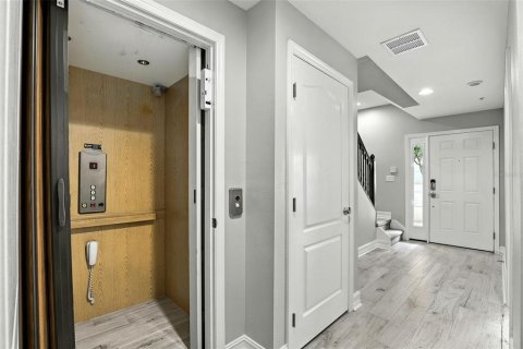 Touwnhouse à vendre à Lake Mary, Floride: 3 chambres, 198.07 m2 № 1901180 - photo 6