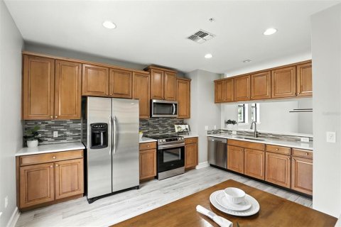 Touwnhouse à vendre à Lake Mary, Floride: 3 chambres, 198.07 m2 № 1901180 - photo 17