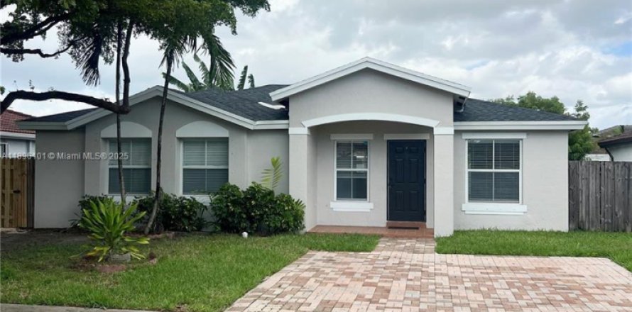 Villa ou maison à Homestead, Floride 3 chambres, 117.43 m2 № 1949777