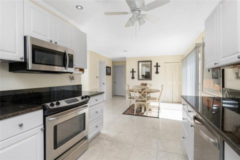 House in Port Charlotte, Florida 2 bedrooms, 84.73 sq.m. № 1886680 - photo 16