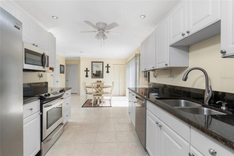 House in Port Charlotte, Florida 2 bedrooms, 84.73 sq.m. № 1886680 - photo 15