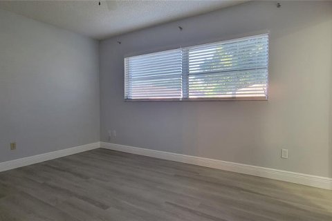 House in Dunedin, Florida 2 bedrooms, 85.93 sq.m. № 1842997 - photo 12