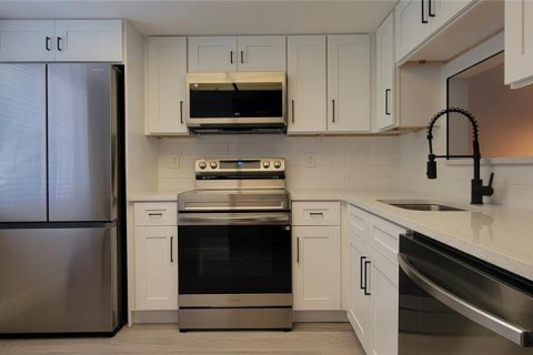 House in Dunedin, Florida 2 bedrooms, 85.93 sq.m. № 1842997 - photo 8