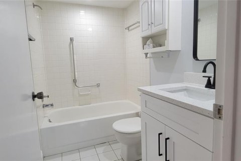 House in Dunedin, Florida 2 bedrooms, 85.93 sq.m. № 1842997 - photo 16