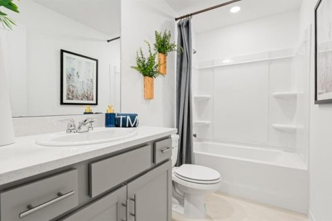 Townhouse in Nokomis, Florida 3 bedrooms, 130.43 sq.m. № 2238292 - photo 5