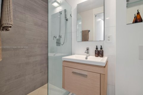 Купить кондоминиум в Майами-Бич, Флорида 1 спальня, 83.8м2, № 1955823 - фото 24