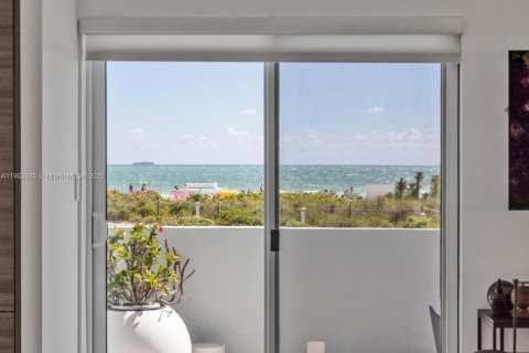 Condo in Miami Beach, Florida, 1 bedroom  № 1955823 - photo 8