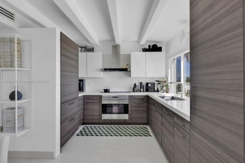 Купить кондоминиум в Майами-Бич, Флорида 1 спальня, 83.8м2, № 1955823 - фото 14