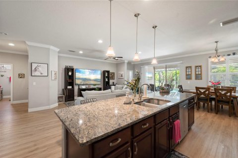 House in Sarasota, Florida 3 bedrooms, 240.8 sq.m. № 2224718 - photo 4
