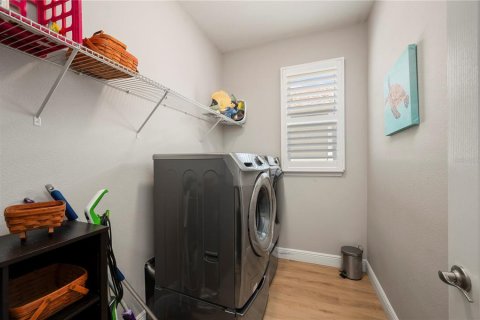 House in Sarasota, Florida 3 bedrooms, 240.8 sq.m. № 2224718 - photo 25