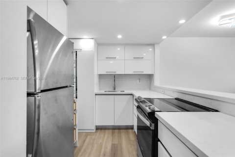 Copropriété à vendre à Hollywood, Floride: 1 chambre, 62.43 m2 № 2048001 - photo 9