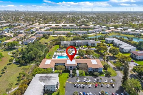 Copropriété à vendre à Hollywood, Floride: 1 chambre, 62.43 m2 № 2048001 - photo 19