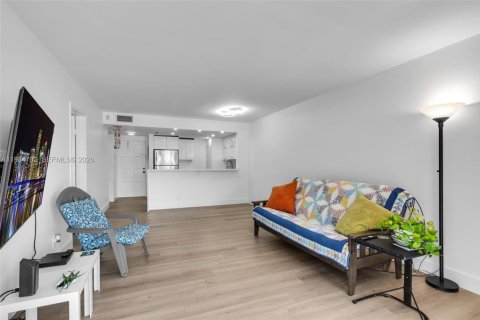 Copropriété à vendre à Hollywood, Floride: 1 chambre, 62.43 m2 № 2048001 - photo 7