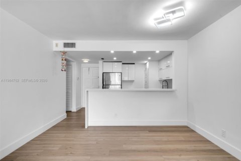 Copropriété à vendre à Hollywood, Floride: 1 chambre, 62.43 m2 № 2048001 - photo 8