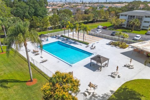 Copropriété à vendre à Hollywood, Floride: 1 chambre, 62.43 m2 № 2048001 - photo 30