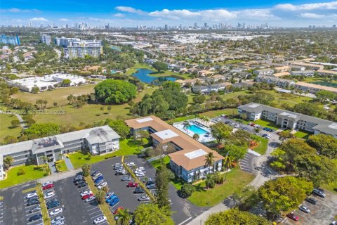 Copropriété à vendre à Hollywood, Floride: 1 chambre, 62.43 m2 № 2048001 - photo 22