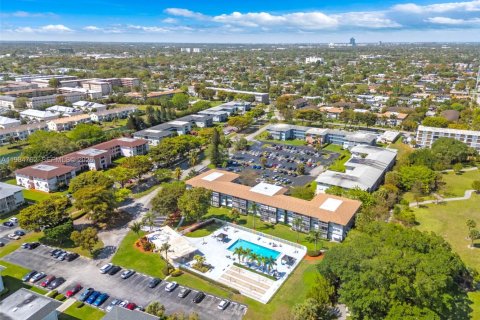 Copropriété à vendre à Hollywood, Floride: 1 chambre, 62.43 m2 № 2048001 - photo 26