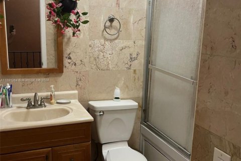 Townhouse in Hialeah, Florida 2 bedrooms, 93.65 sq.m. № 1860714 - photo 18