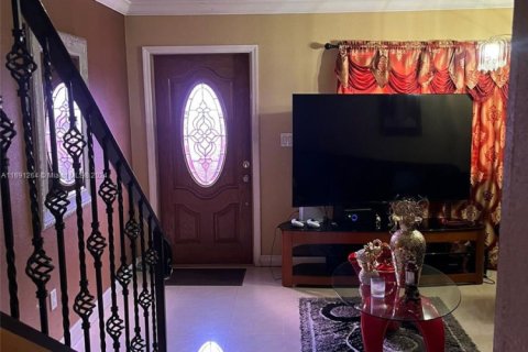 Townhouse in Hialeah, Florida 2 bedrooms, 93.65 sq.m. № 1860714 - photo 4