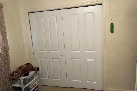 Townhouse in Hialeah, Florida 2 bedrooms, 93.65 sq.m. № 1860714 - photo 20