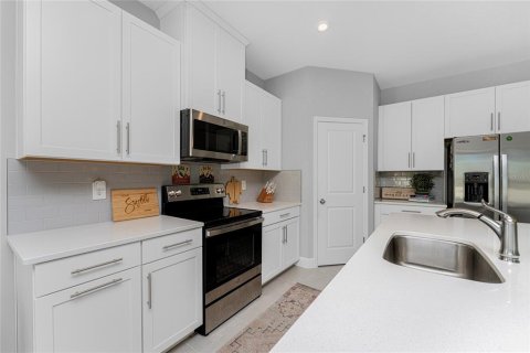 Villa ou maison à vendre à Port Charlotte, Floride: 3 chambres, 167.97 m2 № 2093446 - photo 17
