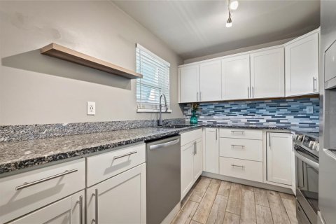 House in Ormond Beach, Florida 2 bedrooms, 89.65 sq.m. № 2394351 - photo 5