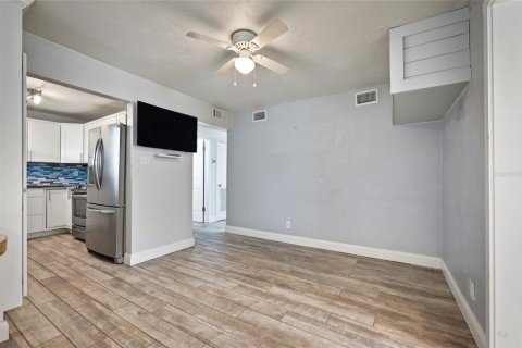 House in Ormond Beach, Florida 2 bedrooms, 89.65 sq.m. № 2394351 - photo 12