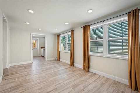 House in Ormond Beach, Florida 2 bedrooms, 89.65 sq.m. № 2394351 - photo 7