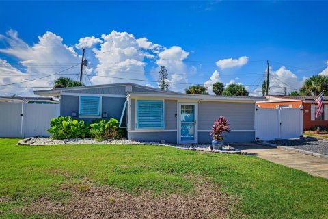 House in Ormond Beach, Florida 2 bedrooms, 89.65 sq.m. № 2394351