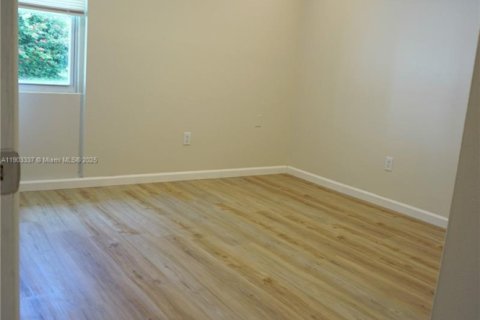 Снять в аренду виллу или дом в Палм-Бей, Флорида 3 спальни, 126.16м2, № 1955661 - фото 25