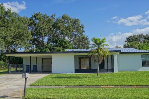 Снять в аренду виллу или дом в Палм-Бей, Флорида 3 спальни, 126.16м2, № 1955661 - фото 5