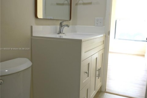 Снять в аренду виллу или дом в Палм-Бей, Флорида 3 спальни, 126.16м2, № 1955661 - фото 8