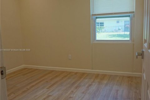 Снять в аренду виллу или дом в Палм-Бей, Флорида 3 спальни, 126.16м2, № 1955661 - фото 27