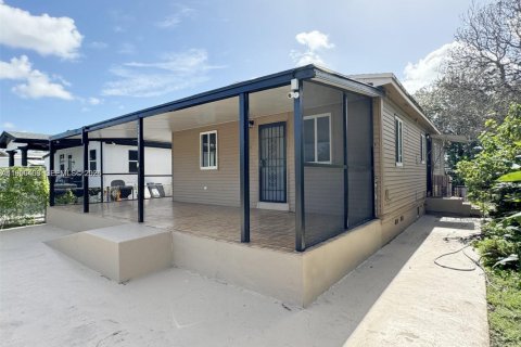 Купить виллу или дом в Майами, Флорида 3 спальни, 104.79м2, № 2153085 - фото 27