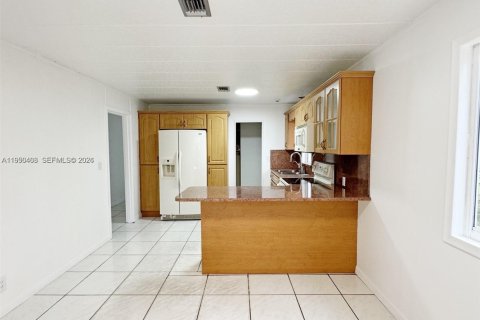 Купить виллу или дом в Майами, Флорида 3 спальни, 104.79м2, № 2153085 - фото 6