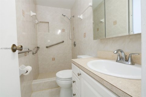 Купить виллу или дом в Майами, Флорида 3 спальни, 104.79м2, № 2153085 - фото 21