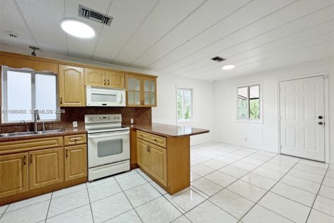 Купить виллу или дом в Майами, Флорида 3 спальни, 104.79м2, № 2153085 - фото 7