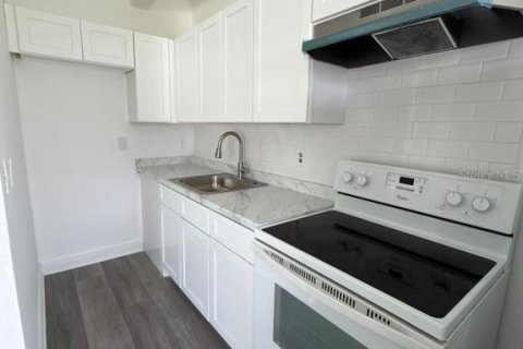 Copropriété à louer à Cocoa, Floride: 1 chambre, 41.25 m2 № 2406878 - photo 2