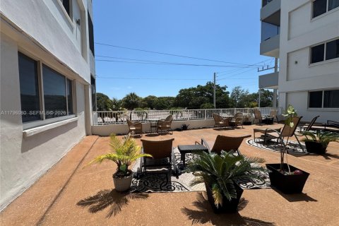 Condo in Hollywood, Florida, 1 bedroom № 2185818 - photo 7
